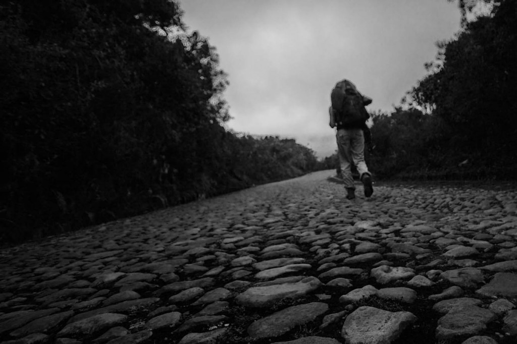 On marche toujours